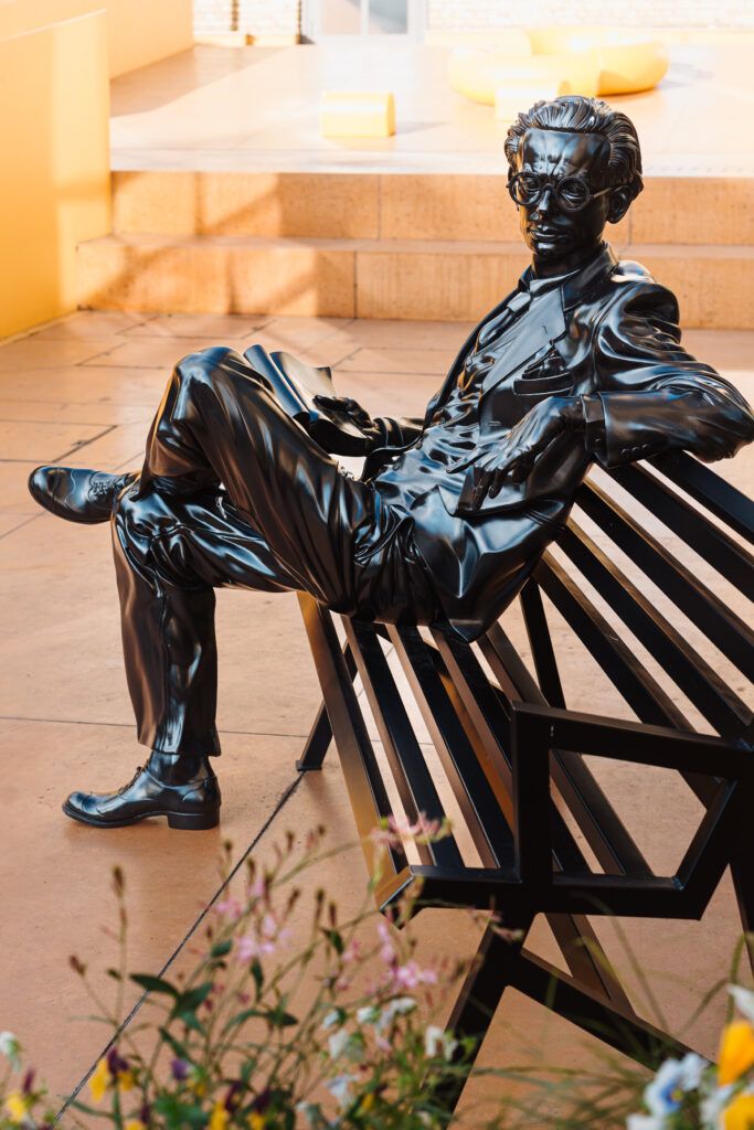 Sculpture garden - Art museum Zuzeum